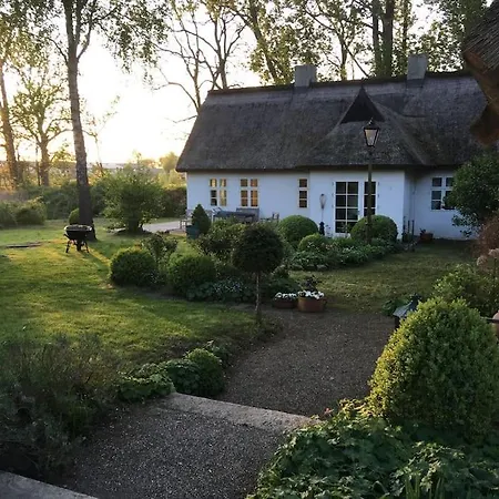 Zauberhaftes Englisches Am Gutshaus Holiday home Gross Schoritz